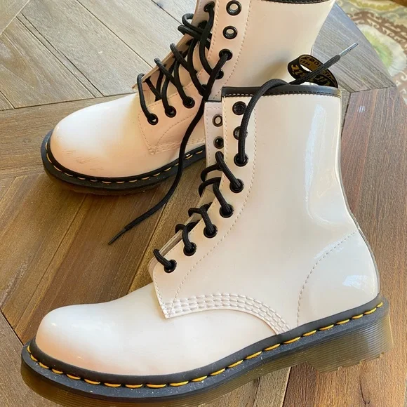 Dr. Martens Womens patent boot - white - Picture 3 of 5